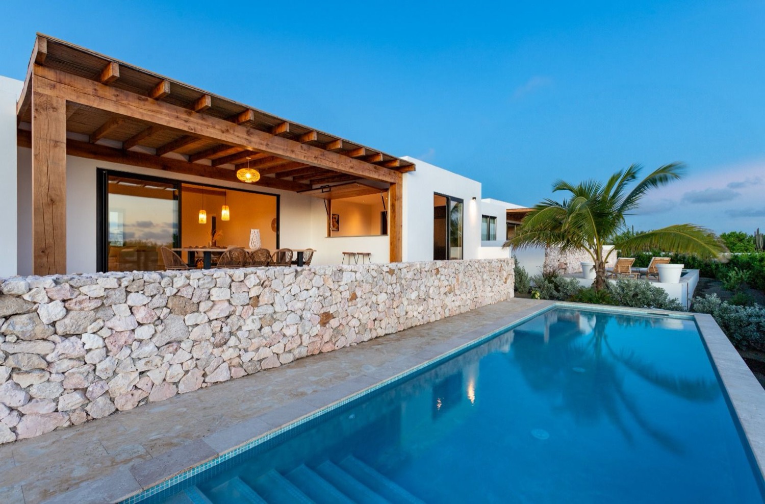 Villa-exterieur met zwembad